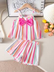 SHEIN Playful Pals 女童彩色条纹吊带背心，褶皱设计，搭配粉色蝴蝶结短裤套装，可爱甜美，日常穿着，适合夏季 - 玫紅色 - 查看 5