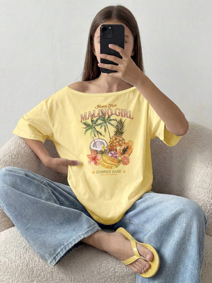 SHEIN 少女休闲宽松露肩甜美印花度假风短袖T恤,适合日常、通勤、休闲、度假、朋友聚会、海滩、派对等场合。 - 黃色 - 查看 1