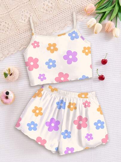 SHEIN Bộ đồ ngủ 2 món cho bé gái, gồm áo hai dây và quần short in họa tiết hoa dễ thương, màu trắng kem, ấm áp, kiểu Kawaii, họa tiết đồ họa, thích hợp cho mùa hè, phong cách Y2K.
