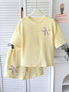 SHEIN 青少年女孩海星裝飾條紋落肩上衣與短褲兩件套，夏季休閒度假藍白條紋套裝 - 黃色 - 查看 4