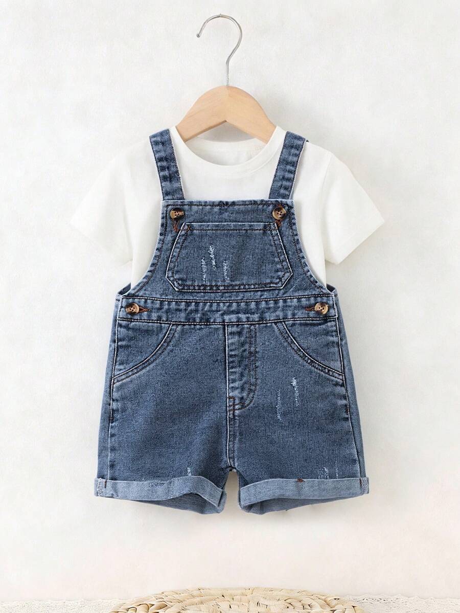 SHEIN Playful Pals 男婴复古水洗牛仔背带裤，夏季新品。时尚休闲风，深蓝色复古牛仔面料，大口袋设计，做旧水洗效果。轻盈柔软的棉质牛仔面料，穿着舒适亲肤。时尚男童必备单品，适合日常休闲穿着、拍照、外出、派对、音乐节、度假等各种场合。 - 深色水洗藍 - 查看 1