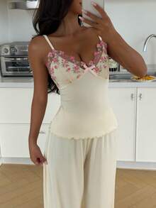 ZzzCrew 精致网纱刺绣荷叶边吊带背心和裤子女士睡衣套装 - 黃色 - 查看 3