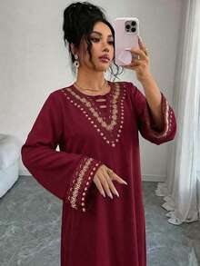 Yasmyna 新款V领刺绣设计优雅高贵长裙 - 酒紅色 - 查看 2