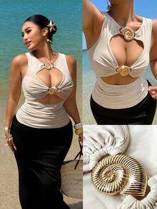 Sunnyshic Plus Size Women's Elegant Solid Color High-Elastic Knit Fabric Shiny Metal Buckle Decor Hollow Chest Design Waist Pleated Cinched Waist Round Neck Party Gathering Night Date Valentine's Day Romantic Date Versatile Design Plus Size New Sleeveless Top - Apricot - View 4