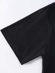 SHEIN Mirajuku Bộ đồ gồm 2 món: áo thun đen và quần short xanh lá cây cho bé trai tuổi teen, trang phục thường ngày. - màu xanh lá - Xem 5