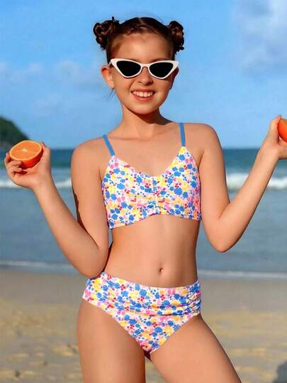 SHEIN Färgglatt, prydligt blommigt bikinisete för flickor, topp med knytband i mitten, nederdel med knytband i sidan, stickat tyg, moderiktigt, avslappnat, elegant, damliknande, sportigt, livfullt, sött, lekfullt, lämplig för simning, strand, pool, fotografering, present till Halloween, jul, nyår