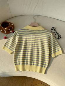 SHEIN EZwear 女士针织罗纹多巴胺奶油黄小众学院风品牌，条纹街头系列，超可爱Polo领短袖上衣，适合春夏、日常通勤、约会、聚会、秋冬、圣诞节、新年、感恩节、派对、婚礼、海滩、毕业典礼、时尚、优雅、休闲、外出、约会、预订、通勤、闪亮、情人节、优雅、度假、休闲、Y2K、外出、毕业典礼等场合。 - 彩色 - 查看 2