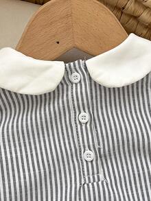 Baju Terusan Bayi Motif Mobil Kartun dengan Kerah dan Celana Pendek untuk Anak Laki-laki, Perempuan, dan Laki-laki (Unisex) dengan Motif Mobil dan Garis-garis. - Hijau - View 7