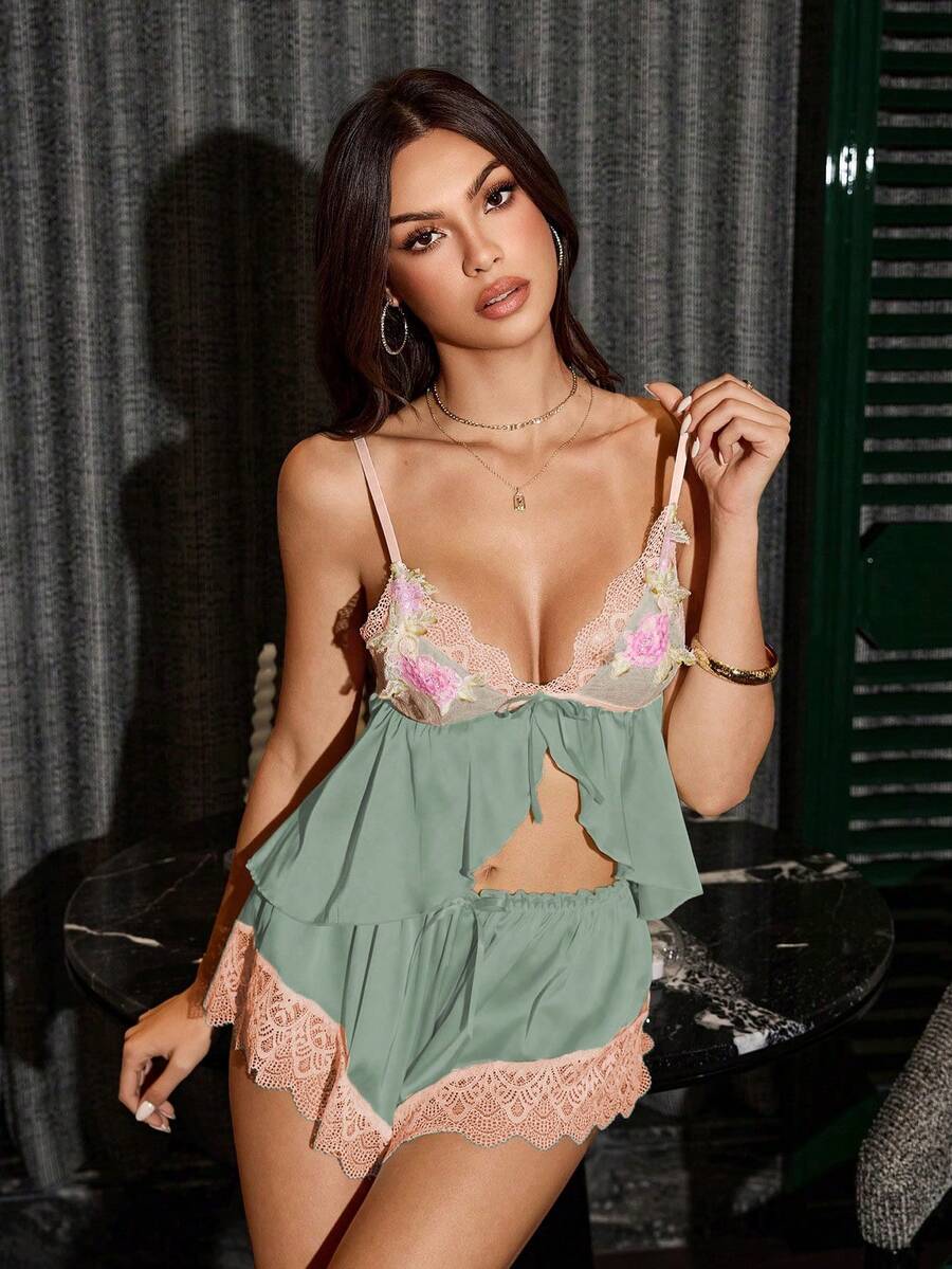 SilkySpell 撞色蕾丝拼接深V领花卉装饰性感缎面睡衣套装 - 薄荷綠 - 查看 1