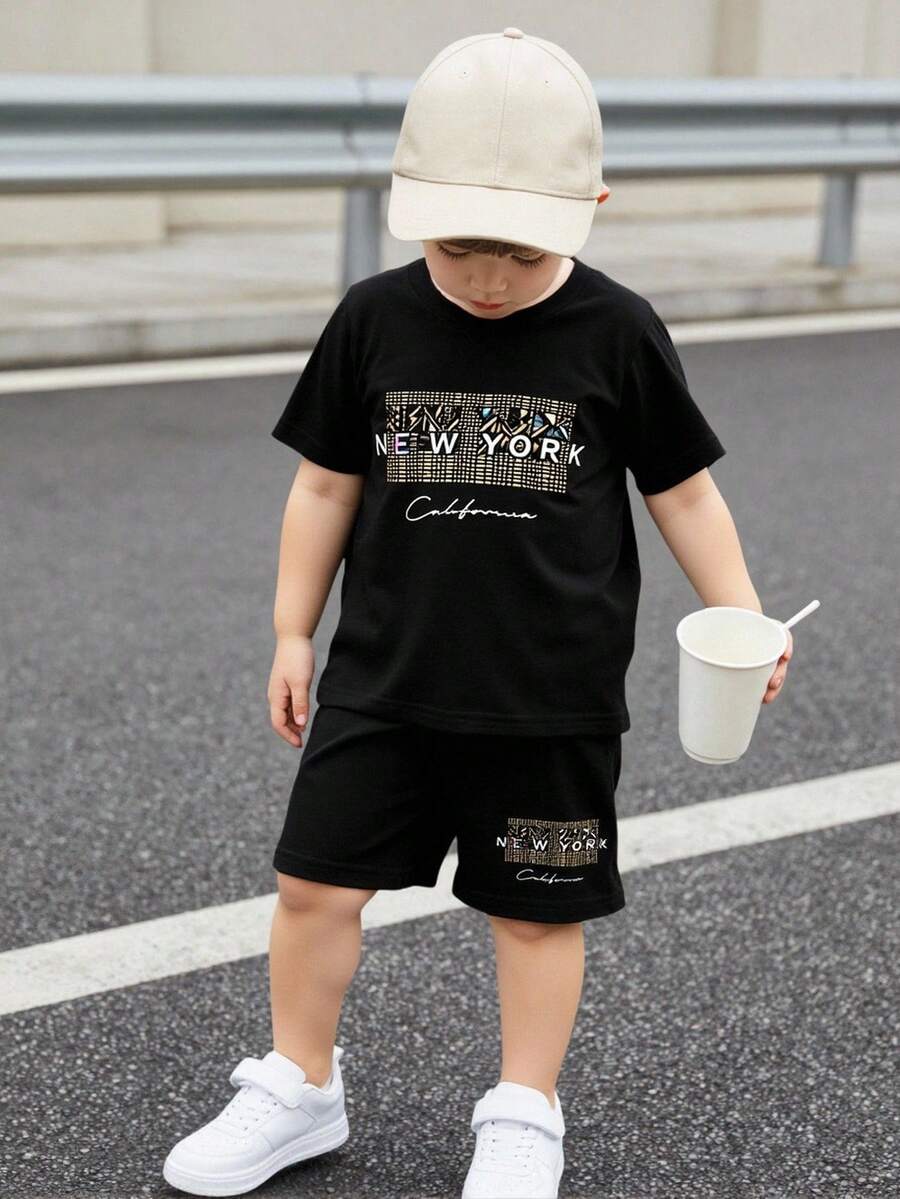 2件組小男孩夏季休閒套裝,洛杉磯加州字母圖案印花黑色短袖T恤與短褲套裝,適合日常外出 - 彩色 - 查看 1