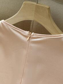 Franclia 优雅串珠缎面无袖修身中长连衣裙 - 杏色 - 查看 6