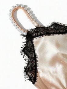 GlowEve Body satinado de color champán con cintura ajustada, top de tirantes finos, escote en V, encaje de contraste, body elegante para uso diario, trayecto, decoración de tirantes de perlas, parches de encaje, body de seda satinada, diseño de cintura ceñida, vestido de fiesta, ropa formal elegante, blusa encantadora y grácil, atuendo de cita para damas, atuendo de fiesta grácil, vestimenta elegante para mujer, atuendo de temporada de graduación - Champán - Ver 7