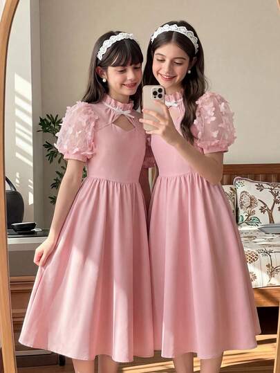 SHEIN Đầm màu xanh dương chất liệu vải dệt họa tiết, tay áo đính ngọc trai và nơ rỗng, thích hợp cho các dịp trang trọng và sự kiện.