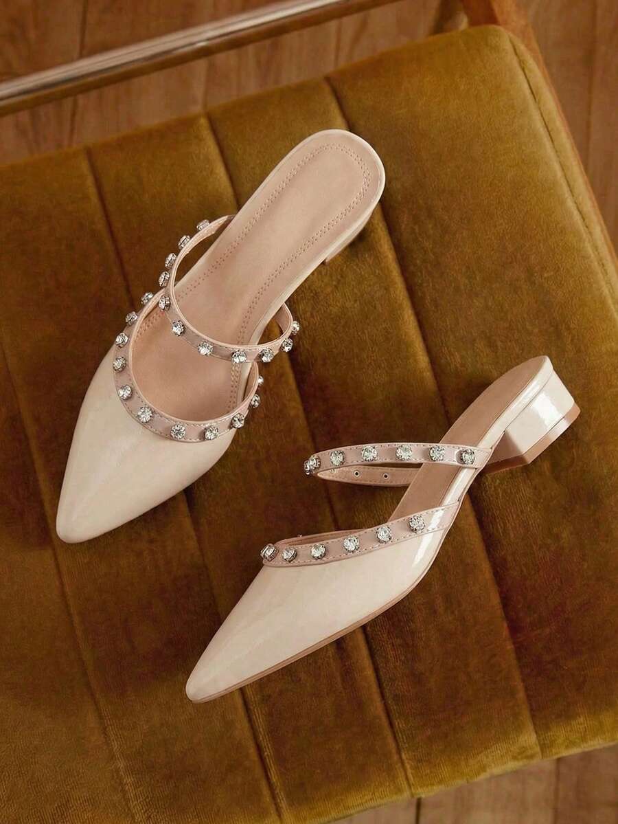 2025年秋季女式铆钉平底凉鞋，粗跟，封闭式一脚蹬穆勒鞋，新款时尚设计，可搭配连衣裙，尖头低跟水晶软皮鞋