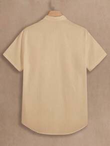 HIMLAND 男士素色立領鈕扣前開休閒短袖襯衫，夏季，男士襯衫，短袖襯衫男士，鈕扣開襟襯衫，夏季男士上衣，休閒襯衫，亞麻感襯衫，淺米色襯衫男士，短袖，圓領襯衫，立領，立領，無領襯衫男士，素色圓領短袖襯衫，輕盈透氣無領鈕扣開襟上衣，男士胸前口袋襯衫，極簡乾淨版型夏季服飾，日系休閒男士上衣，Smart，度假，父親節禮物 - 卡其色 - 查看 3