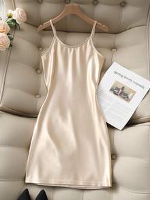 SHEIN Tall 杏色吊带连衣裙，优雅的春夏度假装扮，适合派对穿着，新款春夏女士杏色吊带连衣裙，收腰显瘦杏色吊带连衣裙 - 杏色 - 查看 2