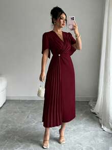 Rafferiza Solid Color Chiffon Cinched Waist Elegant Pleated Dress - Burgundy - View 3