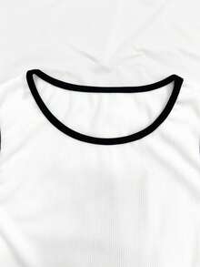 Everyssa Camiseta de mujer de cuello redondo sin mangas con contraste de color, bajo de parche, botones, elegante y casual. Top de verano lindo y de moda. Nuevas llegadas: top blanco acanalado sin mangas, top de punto sin mangas con detalle de botón, top de mujer sin mangas - Blanco y Negro - Ver 4