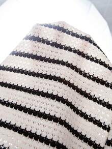SHEIN 1 pieza Mono de verano para niñas bebé, cuello redondo, manga volada, casual, a rayas negras y blancas, decoración de lazo minimalista, traje de playa para vacaciones - Blanco y Negro - Ver 9