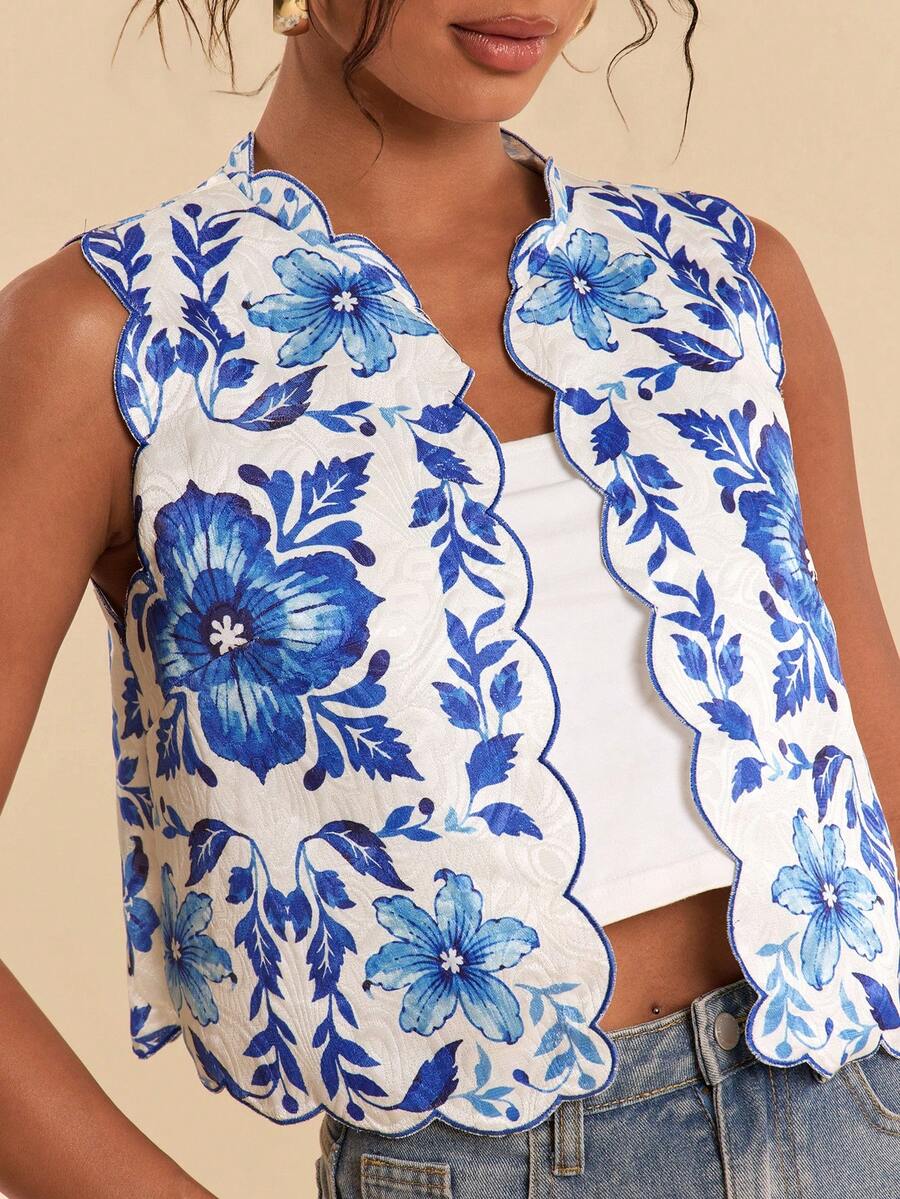 Travachic Embroidered Shell Trim Floral Print Vacation Camisole - Blue and White - View 1