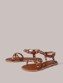 Styleloop Sandalias planas para mujer, sandalias romanas con remaches, sandalias bohemias con tiras cruzadas, zapatos de verano para exteriores, playa, casual, vacaciones, esencial de viaje - Marrón - Ver 3