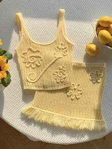 Comfortcana 女士性感优雅3D钩编镂空流苏针织吊带背心和迷你裙两件套 - 黃色 - 查看 3