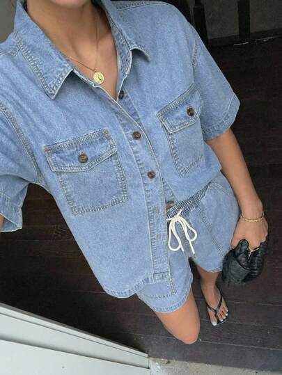 DAZY Bộ đồ nữ thường ngày gồm áo sơ mi có túi và quần short denim, thích hợp cho mùa hè.