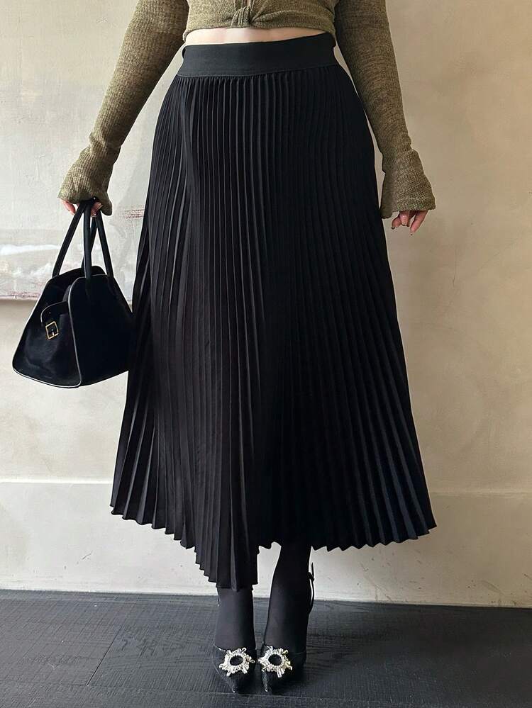 Dazy Plus Plus Size Women Solid Color Elastic Waist Pleated Long Skirt, Versatile Commuter Black Skirt