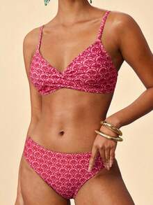 SHEIN TRVLCHIC Bộ bikini và quần tam giác in họa tiết toàn thân, xếp ly, dành cho nữ, thích hợp mặc đi biển mùa hè. - Đỏ - Xem 1