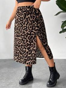 SHEIN PETITE CURVE 大码女式豹纹弹力腰开衩半身裙，适合锐舞派对和音乐节穿着 - 卡其色 - 查看 4