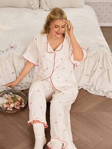 CottageSlumber Romantischer Landhaus-Kirschblüten-Muster, Kontrast-Rüschen-Kragen Kurzarm Pyjama Set in Große Größen - Weiss - Übersicht 6