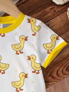 SHEIN Playful Pals 女童休闲简约白色底黄色小鸭数码印花圆领短袖T恤，适合夏季上学、居家、户外活动穿着，可爱夏季女童装，韩版风格 - 彩色 - 查看 5