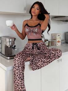 ZzzCrew Bộ đồ ngủ nữ gợi cảm họa tiết da báo gồm áo hai dây ren và quần dài. - Nhiều màu - Xem 3