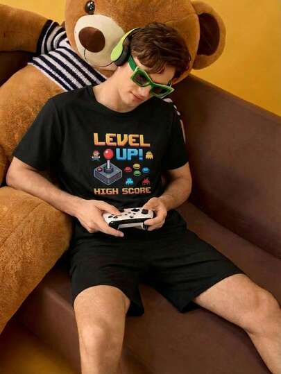 Conjunto de pijama para hombres con Top de manga corta con estampado de auriculares y shorts