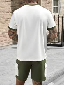 Manfinity CasualCool 男士舒适圆领短袖T恤套装（2件装）搭配抽绳松紧腰短裤，撞色多口袋T恤套装，适合男士休闲度假、派对、聚会、运动、简约办公等场合，经典春夏款短袖短裤套装，畅销经典套装，自穿或送礼皆宜。 - 彩色 - 查看 2