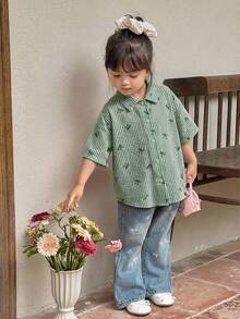 SHEIN Little Byeori 女童休闲舒适条纹领开襟宽松短袖镂空后背梭织衬衫 - 綠色 - 查看 3