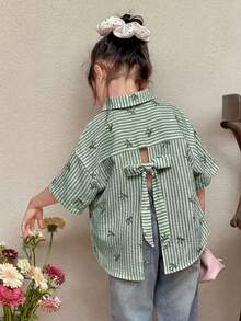 SHEIN Little Byeori 女童休闲舒适条纹领开襟宽松短袖镂空后背梭织衬衫 - 綠色 - 查看 4