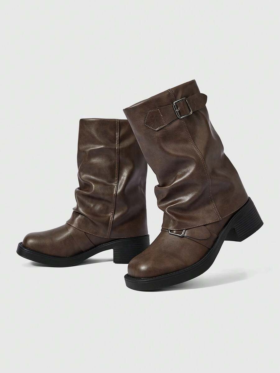 ROMWE Fairycore Botas de Salto Alto para Mulheres, Nova Cor Caramelo com Fivela, Salto Grosso e Plataforma Retrô, Bainha Dobrada Estilo Ocidental, Botas de Motoqueiro Vintage em Marrom, Ajuste Slim para Outono/Inverno