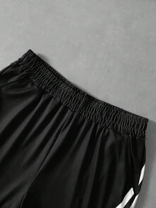 Manfinity Roghcode 男士条纹圆领短袖T恤和短裤休闲套装 - 黑色 - 查看 8