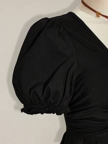 SHEIN ICON 大码女式纯色扭花袖T恤 - 黑色 - 查看 10