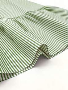 SHEIN Holidaya 女士V领叶边条纹修身A字连衣裙，适合春夏穿着，休闲度假时尚连衣裙，条纹连衣裙，春夏服装，外套，蓝白条纹连衣裙 - 綠色 - 查看 7