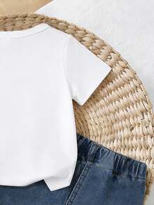 SHEIN Playful Pals Bộ đồ thường ngày 2 món cho bé trai, áo thun trắng cổ tròn tay ngắn in hình động vật dễ thương, phối cùng quần short denim, thích hợp mặc trong mùa hè. - Nhiều màu - Xem 4