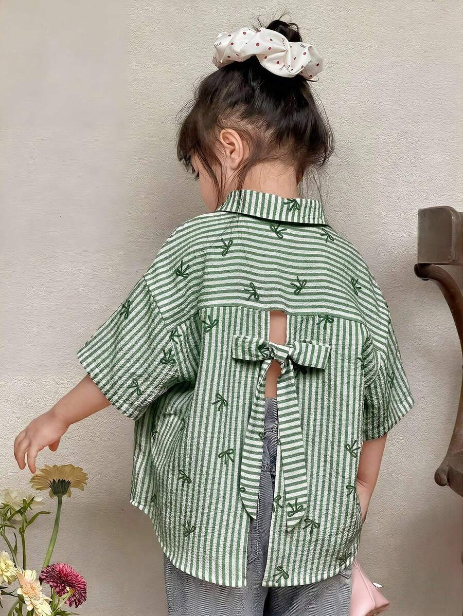 SHEIN Little Byeori 女童休闲舒适条纹领开襟宽松短袖镂空后背梭织衬衫 - 綠色 - 查看 1