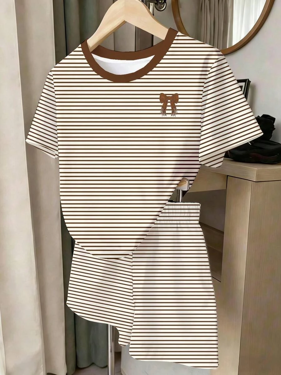 一套少女休闲条纹棕色T恤，配有撞色蝴蝶结印花领，搭配条纹短袖撞色滚边T恤和条纹短裤，春夏套装 - 彩色 - 查看 1