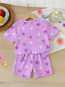 Conjunto de pijama de 2 piezas para niñas pequeñas con estampado de grupo de niñas de dibujos animados y estrellas moradas, de ajuste ceñido, cuello redondo y manga corta, suave y cómodo, para verano - Morado - Ver 2