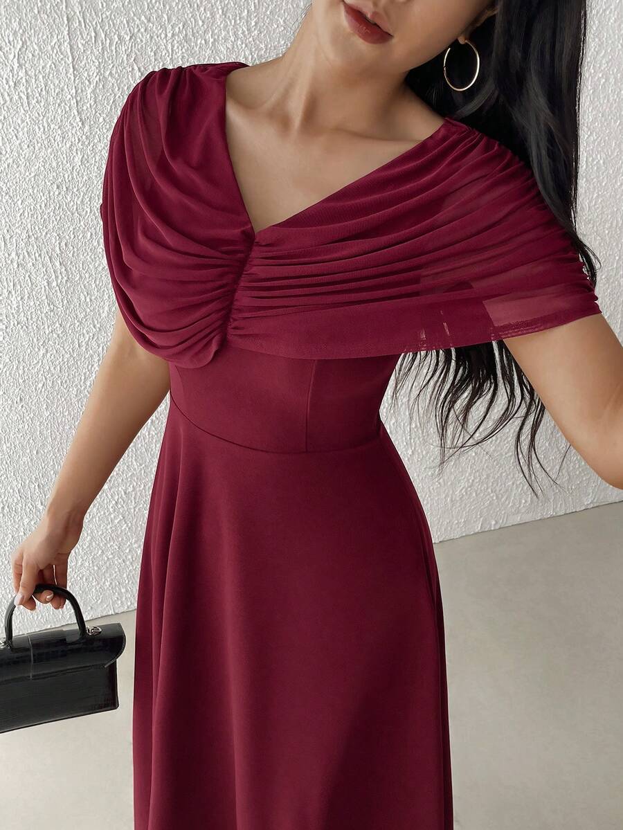 Modelyn 女士V领褶皱中长连衣裙，法式复古收腰显瘦正式礼服 - 酒紅色 - 查看 1