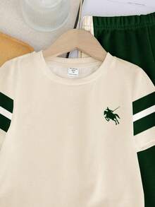 SHEIN Bộ đồ thể thao dáng rộng thoải mái, cổ tròn, tay ngắn và quần dài cho bé trai, kiểu dáng thể thao, thu đông mới. - Nhiều màu - Xem 4