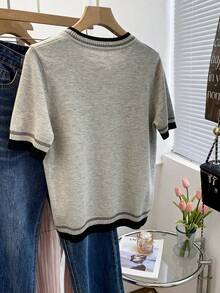 SHEIN Franclia Áo thun ngắn tay cổ tròn kẻ sọc phối màu tương phản, chất liệu vải dệt kim thoải mái, thích hợp cho mùa xuân/hè. - Màu Xám nhạt - Xem 2