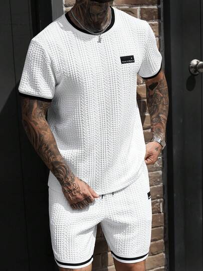 Manfinity CasualCool Bộ 2 món gồm áo thun nam tay ngắn cổ tròn và quần short cạp chun có dây rút, chất liệu vải dập nổi thoải mái, thích hợp cho kỳ nghỉ, tiệc tùng, đi chơi, thể thao, công sở, phong cách xuân hè cổ điển, bộ bán chạy nhất, phù hợp để mặc hoặc làm quà tặng cho bạn bè.