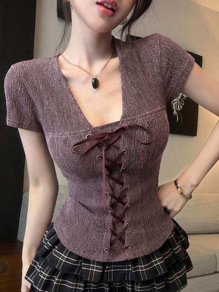 Spring & Summer Purple & Red Contrast Color Front Tie Design Splice Elegant Butterfly Decor Square Neck Fitted Short Sleeve T-Shirt, Suitable For Valentine's Day, Wedding, Party